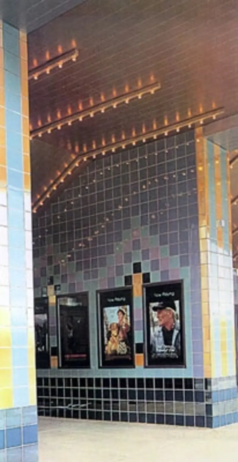 Façade cinéma Aurum